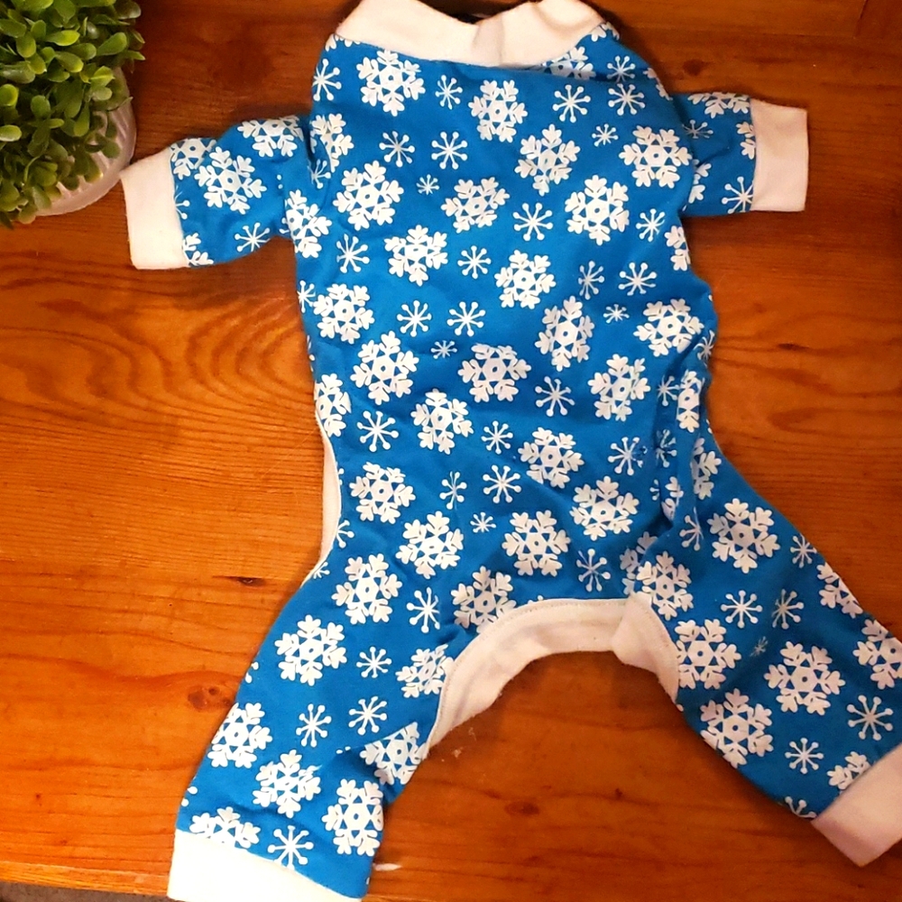 Puppy pj's. Used once. Size sm.